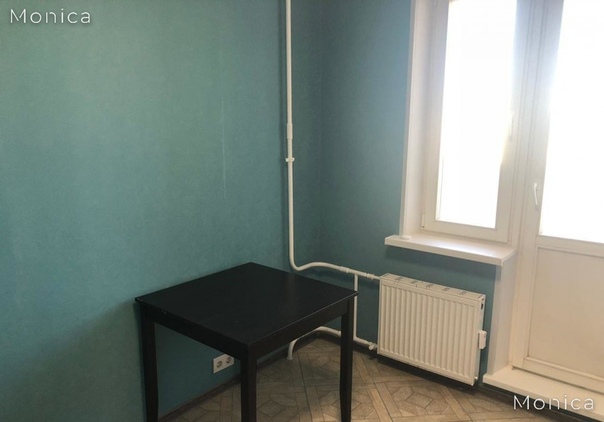 Сдаётся впервые, в новом доме, чистая, уютная квартира, только что после качественного ремонта. Распашонка, две комнаты - большой зал, и чуть поменьше спальня, просторная кухня, застеклённая лоджия , имеется гардеробная комната (она же прачечная, все выводы под стиральную машинку). В квартире в наличии диван, шкаф, кухонный гарнитур (новый), холодильник (новый), плита (новая), стиральная машинка автомат. Вся сантехника новая, в комнатах ламинат на кухне и в коридоре красивая плитка, натяжные потолки, металлическая дверь, консьерж, два лифта, детская площадка. Детсад, школа, аптеки, магазины в пешей доступности, остановка в прямом смысле слова за домом, 10 мин до м.<br>Без комиссии!<br>Подробнее на - фото Фото: Сдаётся впервые, в новом доме, чистая, уютная квартира, только что после качественного ремонта. Распашонка, две комнаты - большой зал, и чуть поменьше спальня, просторная кухня, застеклённая лоджия , имеется гардеробная комната (она же прачечная, все выводы под стиральную машинку). В квартире в наличии диван, шкаф, кухонный гарнитур (новый), холодильник (новый), плита (новая), стиральная машинка автомат. Вся сантехника новая, в комнатах ламинат на кухне и в коридоре красивая плитка, натяжные потолки, металлическая дверь, консьерж, два лифта, детская площадка. Детсад, школа, аптеки, магазины в пешей доступности, остановка в прямом смысле слова за домом, 10 мин до м.<br>Без комиссии!<br>Подробнее на