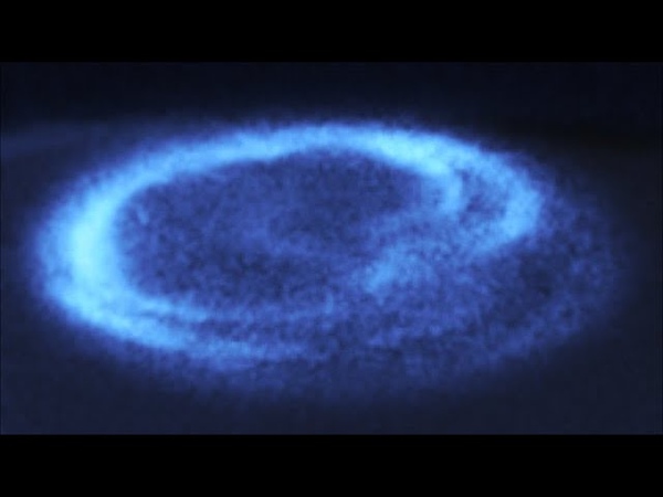 Closeup of Saturns auroras