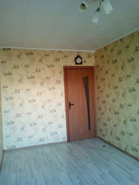 Фото: Собственник. Сдам комнатную в 3-к коммунальной квартире. 16.000 руб+ ку (около 1700 руб.) <br>10-минут пешком до м.Шипиловская, 13 мин до м.Зябликово. <br>Адрес: ул.Кустанайская д.10 кор.1 <br>Комната чистая с хорошим ремонтом. Сдается на длительный срок, преимущественно мужчине до 45 лет, можно курящему (на кухне курят). Строго для одного человека! <br>Есть 2 варианта: <br>1) Комната сдается в ближайший срок без мебели, мебель своя или покупается арендатором в счет арендной платы. <br>2) Комната будет сдаваться с 01.06 в полным комплектом необходимой мебели. <br>Прекрасный район, вся инфраструктура, торговый центр, идеальная транспортная доступность, метро в пешей доступности, остановка рядом с домом.