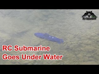RC Submarine dives Under Water RC Submarine dives Under Water