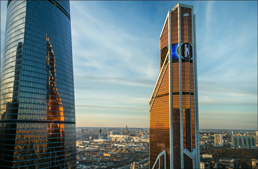 "Золотая башня" - обладатель самой высокой рекламы в Европе | Moscow ...