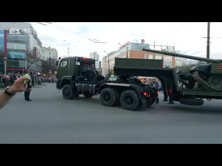 На Посадской сломался тягач, который вёз танк на репетицию парада Победы