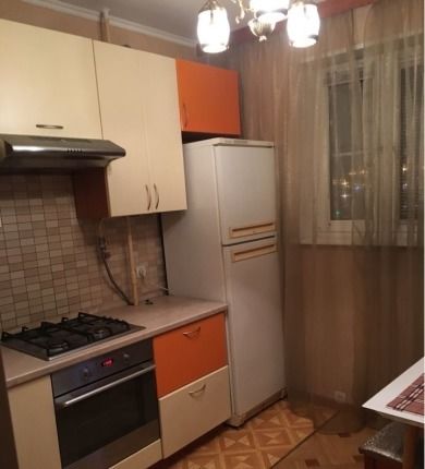 Сдается уютная квартира в отличном состоянии, в 2-х минутах от метро Улица академика Янгеля (Россошанский проезд, 8к2). Встроенная кухня, вся бытовая тех-ка присутствует. современная мебель, с/у в плитке. лоджия застеклена.полы-паркет. Длительный срок. Славян. Без животных. Готова к заселению. Стоимость 26000+ком платежи <br>Звоните для просмотра 8-926-845-33-67 - фото Фото: Сдается уютная квартира в отличном состоянии, в 2-х минутах от метро Улица академика Янгеля (Россошанский проезд, 8к2). Встроенная кухня, вся бытовая тех-ка присутствует. современная мебель, с/у в плитке. лоджия застеклена.полы-паркет. Длительный срок. Славян. Без животных. Готова к заселению. Стоимость 26000+ком платежи <br>Звоните для просмотра 8-926-845-33-67