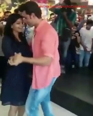hrithik roshan fan club on Instagram: “Lucky girl Dances with hrithik 😍 @hrithikroshanhardcorefans #hrithikroshan #poojahegde #tuhai #Bollywood #ro...