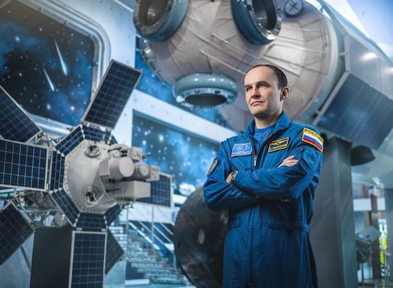 Петербуржцы встретятся с космонавтом, который сделал удивительные снимки Петербурга из космоса <br>30 марта, 19:00 <br><br>В «Буквоеде» свою книгу лично презентует Сергей Рязанский, учёный, Герой России, первый выпускник МГУ, побывавший в космосе. В его книге — фотоснимки действующих вулканов, атмосферных катаклизмов, ночных городов, тропических островов, бескрайних пустынь. <br><br>Таких кадров точно не увидеть из иллюминатора самолёта. Планета Земля предстанет перед зрителями в совершенно новом ракурсе, с борта МКС. Ранее космонавт делился снимками Санкт-Петербурга из космоса. <br><br>Стоимость: бесплатно <br><br>Адрес: Невский пр. 46, м. Невский проспект - фото Фото: Петербуржцы встретятся с космонавтом, который сделал удивительные снимки Петербурга из космоса <br>30 марта, 19:00 <br><br>В «Буквоеде» свою книгу лично презентует Сергей Рязанский, учёный, Герой России, первый выпускник МГУ, побывавший в космосе. В его книге — фотоснимки действующих вулканов, атмосферных катаклизмов, ночных городов, тропических островов, бескрайних пустынь. <br><br>Таких кадров точно не увидеть из иллюминатора самолёта. Планета Земля предстанет перед зрителями в совершенно новом ракурсе, с борта МКС. Ранее космонавт делился снимками Санкт-Петербурга из космоса. <br><br>Стоимость: бесплатно <br><br>Адрес: Невский пр. 46, м. Невский проспект