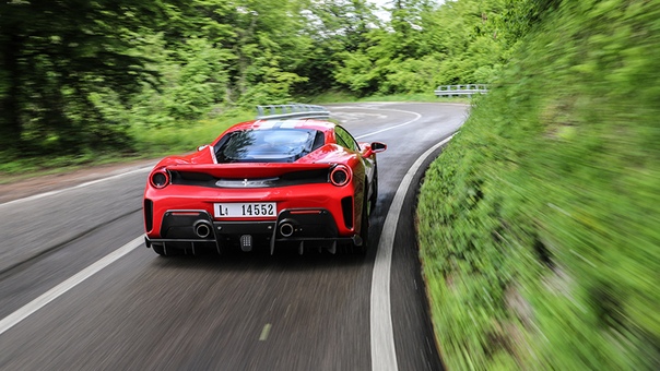 Гибридный суперкар Ferrari представят уже в мае текущего года О том, что Ferrari готовит масштабную премьеру, глава компании Луи Камильери обмолвился во время мероприятия, посвященного