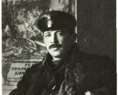ДЕМЬЯН БЕДНЫЙ (ПРИДВОРОВ ЕФИМ АЛЕКСЕЕВИЧ) (13 апреля 1883, Губовка, Александрийский уезд, Херсонская губерния — 25 мая 1945, Москва) — русский советский писатель, поэт, публицист и общественный деятель. Член РСДРП(б) с 1912 года, в 1938 году исключён из партии, восстановлен посмертно (1956). 