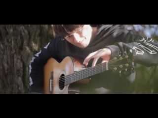 Hunters Moon - Andy McKee - Percussive Fingerstyle Guitar