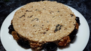Салат с курицей и черносливом