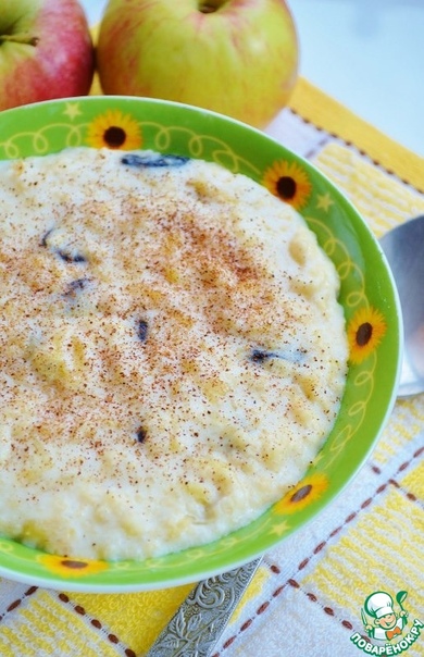 Овсяная каша с яблоком и корицей