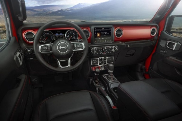 В Лос-Анджелесе дебютировало новое поколение «Гладиатора» Jeep Год назад здесь же, в Калифорнии компания Jeep показала серийный Wrangler четвертой генерации, а сейчас привезла в Лос-Анджелес
