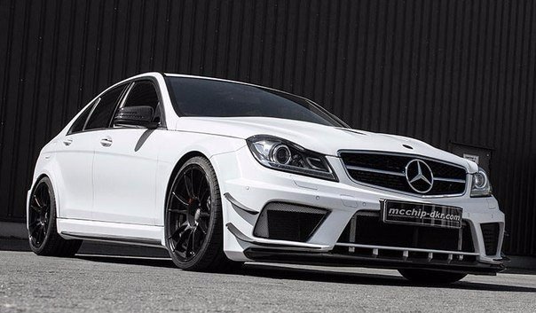 Mercedes C63 AMG
