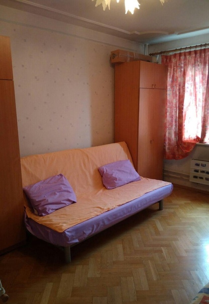 Сдаётся комната 15 м2 в двухкомнатной квартире, в ближайшее время, сроком на 3-5 месяцев для одного или двоих некурящих человек. Рядом с метро Бабушкинская, пешком 7 минут. Высокие потолки, хороший ремонт, чисто, в комнате две кровати , шкаф, журнальный стол, презентабельная ванна, на просторной кухне вся необходимая техника, wi-fi, во второй комнате спокойные соседи. В квартире не курят, без вечеринок. Стоимость 19т. плюс коммуналка плюс депозит.<br><br> - фото Фото: Сдаётся комната 15 м2 в двухкомнатной квартире, в ближайшее время, сроком на 3-5 месяцев для одного или двоих некурящих человек. Рядом с метро Бабушкинская, пешком 7 минут. Высокие потолки, хороший ремонт, чисто, в комнате две кровати , шкаф, журнальный стол, презентабельная ванна, на просторной кухне вся необходимая техника, wi-fi, во второй комнате спокойные соседи. В квартире не курят, без вечеринок. Стоимость 19т. плюс коммуналка плюс депозит.<br><br>
