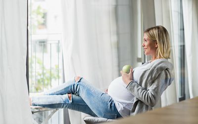 В общем, беспокойство, стресс, минимальные физические нагрузки и диета с низким содержанием клетчатки могут вызвать запор.