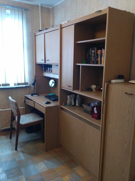 Сдается комната в трехкомнатной квартире. Ищу работающую девушку на своё место, т.к в скором времени переезжаю. Дом расположен в 5ти минутах ходьбы от м. Чертановская. Квартира просторная, интернет, стиралка, микроволновка и прочие житейские приборы присутствуют. В двух соседних комнатах проживают три молодые девушки (не хозяйки).<br>Цена вопроса 15000р в мес. + ку. Договор с собственником. Депозит в размере 15000р можно разбить на 2-3 мес. <br>Заселение с 15 по 20 апреля.<br> Добски - фото Фото: Сдается комната в трехкомнатной квартире. Ищу работающую девушку на своё место, т.к в скором времени переезжаю. Дом расположен в 5ти минутах ходьбы от м. Чертановская. Квартира просторная, интернет, стиралка, микроволновка и прочие житейские приборы присутствуют. В двух соседних комнатах проживают три молодые девушки (не хозяйки).<br>Цена вопроса 15000р в мес. + ку. Договор с собственником. Депозит в размере 15000р можно разбить на 2-3 мес. <br>Заселение с 15 по 20 апреля.<br> Добски