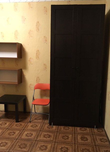 Москва. <br>Сдам комнату в 3-х комнатной квартире. <br>Рассматривается строго одна девушка до 35 лет, славянской внешности, без животных. <br>От метро Октябрьское поле 5 минут пешком. <br> <br>Цена 15 т.р., в комнате есть всё (жкх, свет и интернет уже включены в цену) в двух остальных комнатах живу я - собственник с женой и детьми. <br>Есть вся необходимая мебель, wi-fi интернет. <br>Без залога и взносов, оплата по факту. <br>С агентами, риелторами и посредниками диалог не веду, только с будущим жильцом... <br>Тел. (903)235-77-99 Вячеслав (собственник). - фото Фото: Москва. <br>Сдам комнату в 3-х комнатной квартире. <br>Рассматривается строго одна девушка до 35 лет, славянской внешности, без животных. <br>От метро Октябрьское поле 5 минут пешком. <br> <br>Цена 15 т.р., в комнате есть всё (жкх, свет и интернет уже включены в цену) в двух остальных комнатах живу я - собственник с женой и детьми. <br>Есть вся необходимая мебель, wi-fi интернет. <br>Без залога и взносов, оплата по факту. <br>С агентами, риелторами и посредниками диалог не веду, только с будущим жильцом... <br>Тел. (903)235-77-99 Вячеслав (собственник).