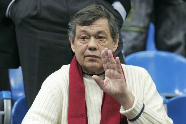 Сегодня в Москве умер актер Николай Караченцов. О смерти артиста рассказал его сын. По его словам, причиной смерти стала остановка сердца, передает РИА Новости. 