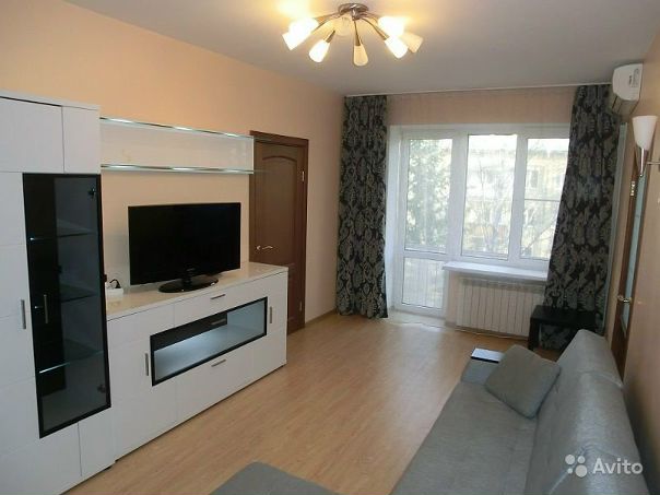 СДАМ квартиру в идеальном состоянии!!! <br>2-к квартира, 45 м, 4/5 эт.<br><br>45000 руб/мес.<br><br>• Общая площадь: 45 м <br>• Этаж: 4 <br>• Этажей в доме: 5 <br>• Тип дома: кирпичный <br>• Количество комнат: 2-комнатные <br>• Площадь кухни: 30 м <br>• Жилая площадь: 7 м <br>Адрес: Москва, ул. Ярцевская д. 11, корп. 3 <br>Молодежная (700 м) Крылатское (2.2 км) Кунцевская (2.6 км)<br><br>2-х комнатная квартира в 2-х минутах пешком от метро Молодежная<br>4-ый этаж 5-ти этажного дома ( ул. Ярцевская, дом 11/3)<br>общая площадь 45 кв.м, зал-18кв.м., спальни – 12 кв.м., кухня- 7,5кв.м.<br>стеклопакеты, Большие встроенные шкафы, Гардеробная.<br>Итальянская сантехника,<br>евроремонт, стены покрашены, полы –керамогранит с подогревом, ламинат<br>домофон, металлическая дверь с массивом дуба <br>бытовая техника импортная, холодильник, стиральная машина, ЖК-телевизор 40”, пылесос, утюг, гладильная доска, сушилка.<br>Кондиционер LG, <br>Бойлер 100 литров на период отключения горячей воды,<br>выделенная линия Интернет, Wi-Fi 100 мБит/сек.<br>стационарный телефон<br>окна с видом на тихий двор, чистый подьезд. - фото Фото: СДАМ квартиру в идеальном состоянии!!! <br>2-к квартира, 45 м, 4/5 эт.<br><br>45000 руб/мес.<br><br>• Общая площадь: 45 м <br>• Этаж: 4 <br>• Этажей в доме: 5 <br>• Тип дома: кирпичный <br>• Количество комнат: 2-комнатные <br>• Площадь кухни: 30 м <br>• Жилая площадь: 7 м <br>Адрес: Москва, ул. Ярцевская д. 11, корп. 3 <br>Молодежная (700 м) Крылатское (2.2 км) Кунцевская (2.6 км)<br><br>2-х комнатная квартира в 2-х минутах пешком от метро Молодежная<br>4-ый этаж 5-ти этажного дома ( ул. Ярцевская, дом 11/3)<br>общая площадь 45 кв.м, зал-18кв.м., спальни – 12 кв.м., кухня- 7,5кв.м.<br>стеклопакеты, Большие встроенные шкафы, Гардеробная.<br>Итальянская сантехника,<br>евроремонт, стены покрашены, полы –керамогранит с подогревом, ламинат<br>домофон, металлическая дверь с массивом дуба <br>бытовая техника импортная, холодильник, стиральная машина, ЖК-телевизор 40”, пылесос, утюг, гладильная доска, сушилка.<br>Кондиционер LG, <br>Бойлер 100 литров на период отключения горячей воды,<br>выделенная линия Интернет, Wi-Fi 100 мБит/сек.<br>стационарный телефон<br>окна с видом на тихий двор, чистый подьезд.