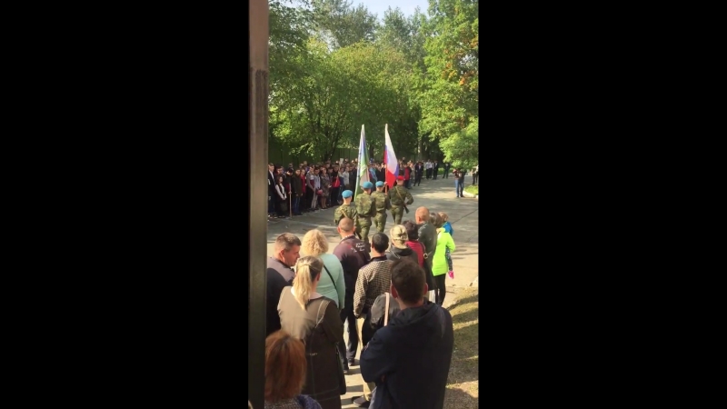 равнение на знаменную группу
