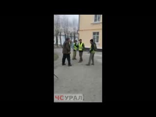 Дворники отбили у грабителя мобильный телефон в Краснотурьинске
