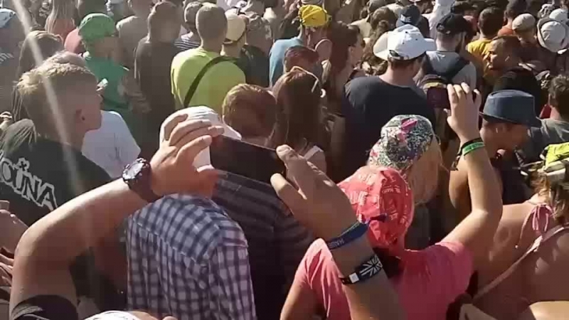 ругань изза стены
