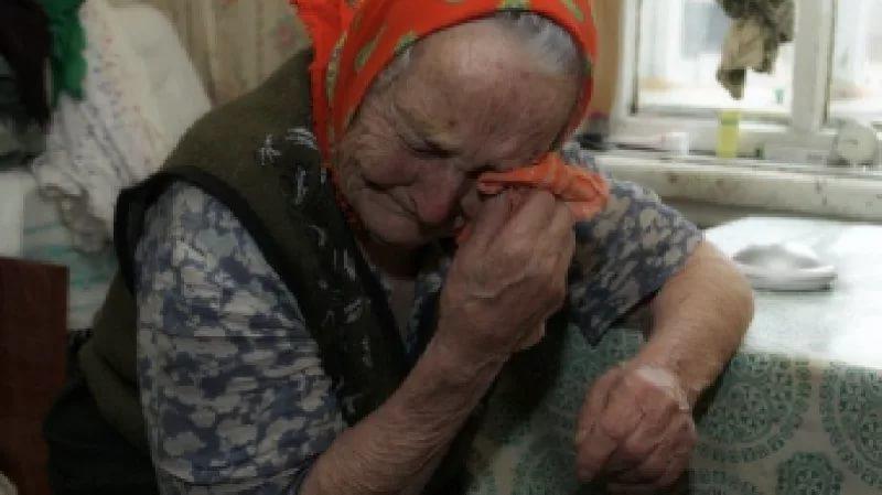 В Зеленчукской у бабушки украли более 600 тысяч рублей
