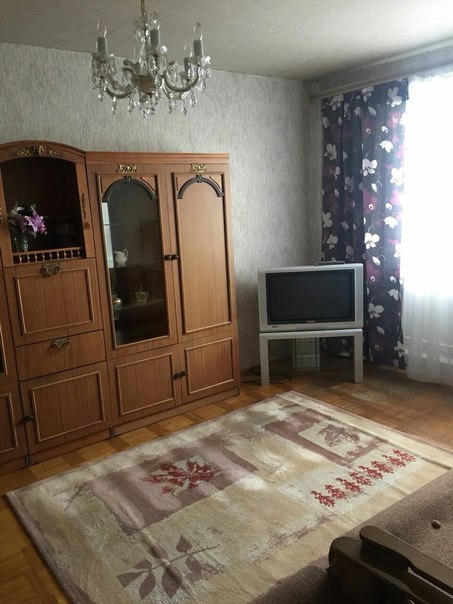 Сдается однокомнатная квартира 38 кв метров в транспортной доступности от метро Выхино / Новогиреево (10 минут, автобусы ходят каждые 3 минуты ). Адрес: Вешняковская ул., 12<br>Квартира сдается впервые, ремонт сделан только недавно <br>Присутствует вся бытовая техника и мебель - диван и кровать в комнате <br>Сразу у дома есть все продуктовые магазины: Дикси, магнит, пятёрочка, фермерский рынок. Пять минут пешком до живописного исторического парка Кусково <br>Рассматриваем арендаторов на длительный срок. Квартплата и вода включены в стоимость<br>Цена - 29 т.р./мес<br> Мухин - фото Фото: Сдается однокомнатная квартира 38 кв метров в транспортной доступности от метро Выхино / Новогиреево (10 минут, автобусы ходят каждые 3 минуты ). Адрес: Вешняковская ул., 12<br>Квартира сдается впервые, ремонт сделан только недавно <br>Присутствует вся бытовая техника и мебель - диван и кровать в комнате <br>Сразу у дома есть все продуктовые магазины: Дикси, магнит, пятёрочка, фермерский рынок. Пять минут пешком до живописного исторического парка Кусково <br>Рассматриваем арендаторов на длительный срок. Квартплата и вода включены в стоимость<br>Цена - 29 т.р./мес<br> Мухин