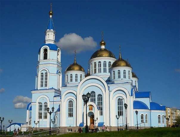 Чем отличается церковь от храма, собора и часовни Понять различия церкви, храма, собора и часовни можно, вернувшись во времена зарождения христианства. Считается, что первое богослужение