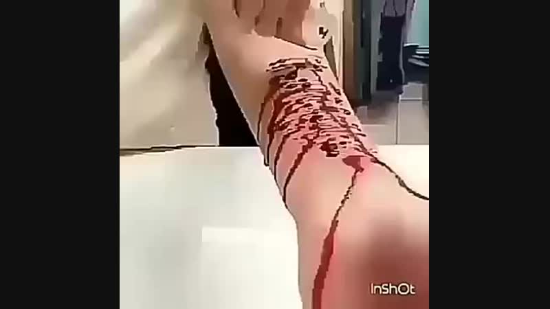 Bileklerini kesen adam -(360P).mp4