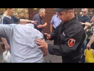 В Киеве на рынке возле метро «Лесная» обезьяноподобные (грузины)