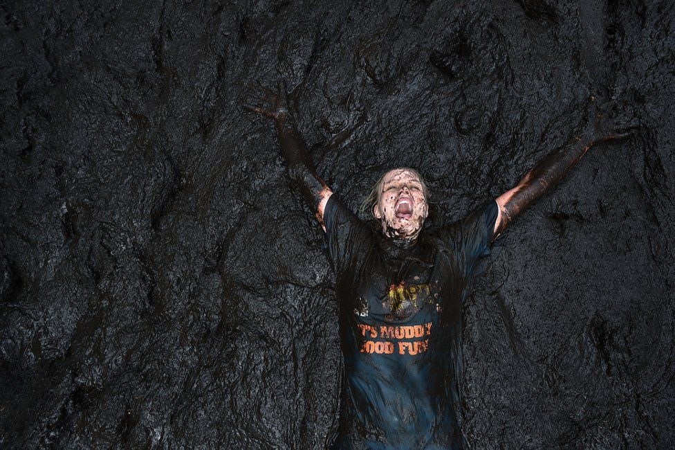 Ежегодный забег "Грязное безумие" (Mud Madness) в Портадауне