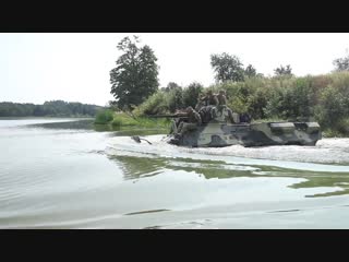 БТР-3 1 батальйону 95 бригади під час навчань