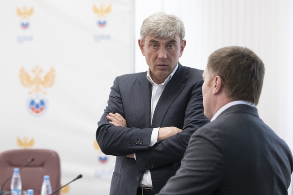 Футбол тренировочные процессы, ТРЕНЕР