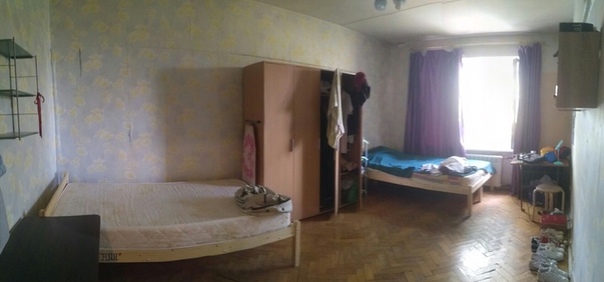 Фото: Сдается койко-место в комнате. <br>10 минутах от метро Павелецкая/Серпуховская. <br><br>Проживание без хозяина. В соседях милая,приятная девушка - работает. <br><br>Комната очень просторная. В вашем распоряжении большая кровать, стол, полки, половина шкафа. <br><br>Цена 11 тыс + залог. Сюда включены все КУ. <br><br>По вопросам пишите. Рассматриваем только девушек.