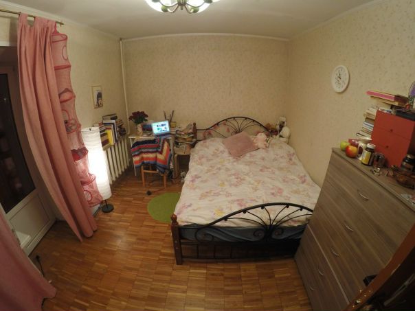В 3х комнатной квартире сдаётся комната 14 КВм. <br>Заселение после 15 апреля. Квартира находится на улице Волочаевская, ближайшие метро Пл.Ильича/Римская. Немного дальше Бауманская и Авиамоторная. <br>Цена: 20000+20000 залог. <br>В других двух комнатах проживают два парня (один из них я). Приоритет отдаём девушке, так как съезжает тоже девушка, прожившая с нами в мире и согласии 2 года. Никакого подтекста, просто считаем, что в доме должна быть женская рука;) Но возможно рассмотрим и парня.<br> Трофимов - фото Фото: В 3х комнатной квартире сдаётся комната 14 КВм. <br>Заселение после 15 апреля. Квартира находится на улице Волочаевская, ближайшие метро Пл.Ильича/Римская. Немного дальше Бауманская и Авиамоторная. <br>Цена: 20000+20000 залог. <br>В других двух комнатах проживают два парня (один из них я). Приоритет отдаём девушке, так как съезжает тоже девушка, прожившая с нами в мире и согласии 2 года. Никакого подтекста, просто считаем, что в доме должна быть женская рука;) Но возможно рассмотрим и парня.<br> Трофимов