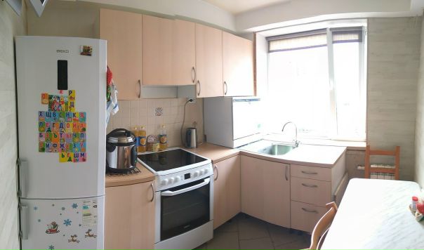 г. Санкт- Петербург<br> Продается 1-комнатная квартира 32,2 кв.м. Новое Девяткино 95 дом. <br>Большая, светлая, солнечная и очень уютная квартира. Ремонт сделан для себя, продуман до мелочей (раздвижные двери, мойка у окна, натяжные потолки, качественная сантехника и электрика). Рядом школа, детский сад, метро - все в пешей доступности. В 10 минутах езды озера, леса, зубровник, горнолыжный курорт. В собственности больше 6 лет. <br>2 770 000 руб. - фото Фото: г. Санкт- Петербург<br> Продается 1-комнатная квартира 32,2 кв.м. Новое Девяткино 95 дом. <br>Большая, светлая, солнечная и очень уютная квартира. Ремонт сделан для себя, продуман до мелочей (раздвижные двери, мойка у окна, натяжные потолки, качественная сантехника и электрика). Рядом школа, детский сад, метро - все в пешей доступности. В 10 минутах езды озера, леса, зубровник, горнолыжный курорт. В собственности больше 6 лет. <br>2 770 000 руб.