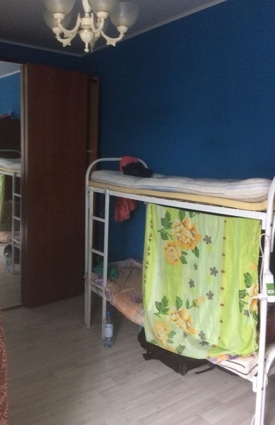 Подселю мужчину или женщину. От собственника! <br>Без посредников!!! <br><br>Сдам койко-место для мужчины, вы будете третьим человеком в комнате (в комнате уже живут двое русских ребят, есть предложения для девушек, звоните, интересуйтесь!) в трехкомнатной квартире в самом живописном районе Москвы ! Всего в 6-7 минутах ходьбы от станции Первомайская <br>Всегда чисто и уютно. Действует сухой закон! <br><br>Почему стоит заселиться у нас <br><br>Прекрасное месторасположение! Всего 6-7 минут ходьбы до метро! <br>* Отличная транспортная развязка! <br>Заселение в день обращения! <br>* Спортивный уголок для любителей гантелей и турника! <br>* Полностью оборудованная кухня! <br>Действует сухой закон! <br>* Free Wi-Fi интернет! <br>Дружные соседи! <br>* Бесплатная стирка одежды! <br>Развитая инфраструктура! Рядом: магазины, аптеки, кафе и т.д. <br>* Без посредников! <br>Низкие цены! <br>Комфортное проживание со всеми удобствами! <br>* Заключаем договор <br>* Ключи на руки сразу после оплаты <br>Просторные комнаты <br><br>Есть похожие предложения на других станциях метро, не агенство! <br><br>- Стоимость проживания - 7500 рублей в месяц <br>89037798222 (собственник) звони сейчас или пиши вайбервацап - фото Фото: Подселю мужчину или женщину. От собственника! <br>Без посредников!!! <br><br>Сдам койко-место для мужчины, вы будете третьим человеком в комнате (в комнате уже живут двое русских ребят, есть предложения для девушек, звоните, интересуйтесь!) в трехкомнатной квартире в самом живописном районе Москвы ! Всего в 6-7 минутах ходьбы от станции Первомайская <br>Всегда чисто и уютно. Действует сухой закон! <br><br>Почему стоит заселиться у нас <br><br>Прекрасное месторасположение! Всего 6-7 минут ходьбы до метро! <br>* Отличная транспортная развязка! <br>Заселение в день обращения! <br>* Спортивный уголок для любителей гантелей и турника! <br>* Полностью оборудованная кухня! <br>Действует сухой закон! <br>* Free Wi-Fi интернет! <br>Дружные соседи! <br>* Бесплатная стирка одежды! <br>Развитая инфраструктура! Рядом: магазины, аптеки, кафе и т.д. <br>* Без посредников! <br>Низкие цены! <br>Комфортное проживание со всеми удобствами! <br>* Заключаем договор <br>* Ключи на руки сразу после оплаты <br>Просторные комнаты <br><br>Есть похожие предложения на других станциях метро, не агенство! <br><br>- Стоимость проживания - 7500 рублей в месяц <br>89037798222 (собственник) звони сейчас или пиши вайбервацап