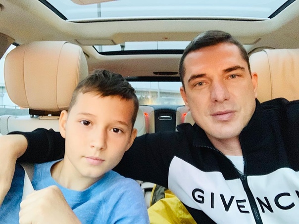 А как вы думаете, сын Курбана Омарова похож на отца