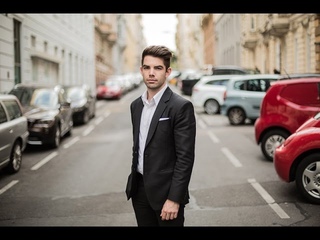 PIERREBLAKE: Travel Blogger Day in the Life