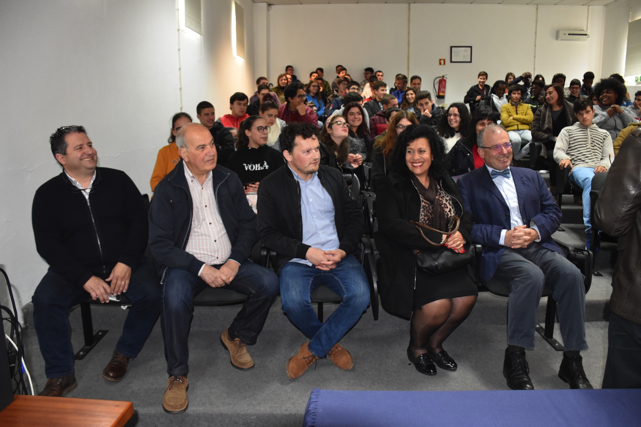 25 de Abril \u201cAssembleia Municipal de Montemor-o-Velho vai \u00e0 Escola\u201d