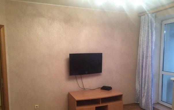 Фото: м.Нагорная ул.Криворожская, 29 к 1 <br>Стоимость 27 000 Звонить 8-985-438-51-50 <br>Сдаю на длительный срок однокомнатную квартиру.Квартира большая есть гардеробная,из техники и мебели все что на фото.Дом с огороженной территорией, есть консьерж.Ранее проживала семья.Ищу приличных,платежеспособных людей можно животных,можно с детьми.