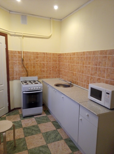 БАУМАНСКАЯ. <br>По всем вопросам 8-903-013-04-68 <br>Сдам койко-место (строго непьющим) в 3-х комнатной квартире. Без залога и комиссии. В шаговой доступности от метро БАУМАНСКАЯ 3 мин. пешком. Wi-Fi, холодильник, стиральная машина, утюг, микроволновая печь. Есть вся необходимая посуда.Развитая инфраструктура, рядом магазины Дикси, Лента, Фитнес центр. Оплата по факту заселения. У нас действует сухой закон. Предоставляются гарантии-заключается договор, пишется расписка. В стоимость включены все коммунальные услуги. Звонить строго с 7:00 до 22:00 <br>Оплата: <br>Месяц-9000 - фото Фото: БАУМАНСКАЯ. <br>По всем вопросам 8-903-013-04-68 <br>Сдам койко-место (строго непьющим) в 3-х комнатной квартире. Без залога и комиссии. В шаговой доступности от метро БАУМАНСКАЯ 3 мин. пешком. Wi-Fi, холодильник, стиральная машина, утюг, микроволновая печь. Есть вся необходимая посуда.Развитая инфраструктура, рядом магазины Дикси, Лента, Фитнес центр. Оплата по факту заселения. У нас действует сухой закон. Предоставляются гарантии-заключается договор, пишется расписка. В стоимость включены все коммунальные услуги. Звонить строго с 7:00 до 22:00 <br>Оплата: <br>Месяц-9000