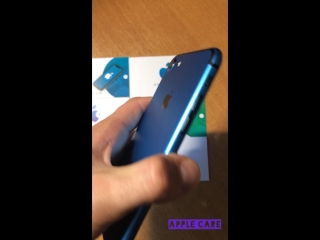 Оклейка IPhone 7 плёнкой синего цвета