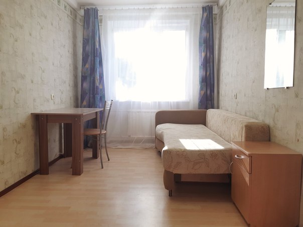 Фото: Комната БЕЗ КОМИССИИ<br>Метро ОЗЕРКИ, ПРОСВЕЩЕНИЯ, ПОЛИТЕХНИЧЕСКАЯ<br>Заселиться можно УЖЕ СЕГОДНЯ<br>Сдается НА ДЛИТЕЛЬНЫЙ СРОК <br>Можно ВДВОЕМ<br>Можно С КОШКОЙ<br>Со всей необходимой мебелью и техникой!<br>С оформлением договора!<br>В квартире НЕ КУРЯТ <br>Комната ЗАКРЫВАЕТСЯ НА КЛЮЧ<br><br>Стоимость:<br>12500 + ку <br>Залог 50% (можно разбить на 2 части) <br><br>м.Озерки - 20 минут ПЕШКОМ или 5 - 7 минут на маршрутке <br>м.Проспект Просвещения- 7 -10 минут на маршрутке<br>Также на транспорте недалеко добраться до м.Политехнической <br><br>Адрес: Сантьяго-де-Куба д.10 к.1<br><br>Квартира трехкомнатная,очень тихая,чистая, приятная,комфортная,распологающая.Все окна выходят в зеленый тихий двор.<br><br>Соседи РУССКИЕ:<br>В одной комнате скромный тихий парень <br>В другой комнате мужчина, который постоянно на работе<br><br>Рассматриваю русских(славянской внешности),порядочных,нешумных,платежеспособных квартирантов.Если это про Вас - Добро пожаловать!<br><br>Квартира не для шумных тусовок! <br><br>Пишите,звоните в любое время до 23:00<br>8-904-337-04-04 Антон