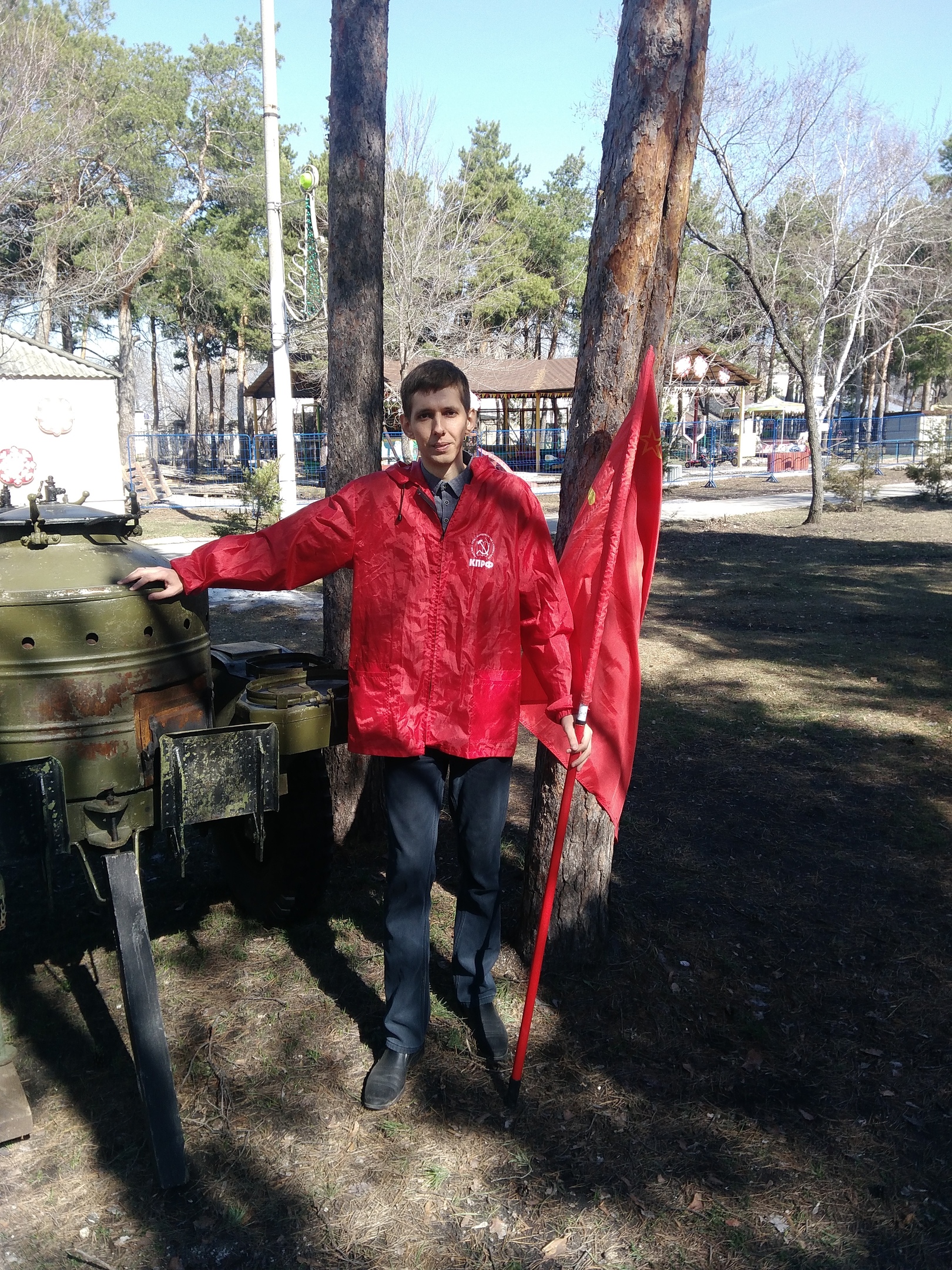 Субботник 12 апреля 2019 - парк Горького, Сызрань КПРФ Субботник 12 апреля 2019 - парк Горького, Сызрань КПРФ