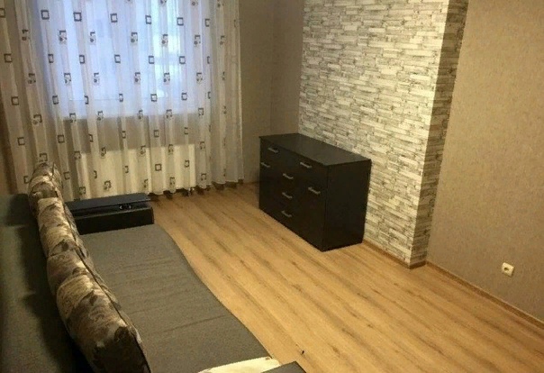 м.Ломоносовский проспект — 750 м <br>Столетова, 8 <br>Сдается однокомнатная квартира.В квартире есть все необходимое нужное для проживания: <br>посуда, шкаф-купе, комод, комфортабельное спальное место, утюг, пылесос, стиральная машина, холодильник, <br>интернет, новая мебель и тд. <br>В квартире очень тихо, уютно, комфортно. <br>Аренда 26000 <br>Тел 89653095408 - фото Фото: м.Ломоносовский проспект — 750 м <br>Столетова, 8 <br>Сдается однокомнатная квартира.В квартире есть все необходимое нужное для проживания: <br>посуда, шкаф-купе, комод, комфортабельное спальное место, утюг, пылесос, стиральная машина, холодильник, <br>интернет, новая мебель и тд. <br>В квартире очень тихо, уютно, комфортно. <br>Аренда 26000 <br>Тел 89653095408