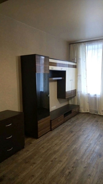 м.Беляево — 1,1 км <br>Бутлерова, 14 к1 <br>Сдам в аренду однокомнатную квартиру с хорошим ремонтом платежеспособным людям, желательно на долгий срок. В квартире: диван, шкаф, стенка, кухонный гарнитур, стол, стулья. Техника тоже вся есть - холодильник, стиральная машинка. <br>Звоните 89653095408 <br>стоимость аренды 28000 - фото Фото: м.Беляево — 1,1 км <br>Бутлерова, 14 к1 <br>Сдам в аренду однокомнатную квартиру с хорошим ремонтом платежеспособным людям, желательно на долгий срок. В квартире: диван, шкаф, стенка, кухонный гарнитур, стол, стулья. Техника тоже вся есть - холодильник, стиральная машинка. <br>Звоните 89653095408 <br>стоимость аренды 28000