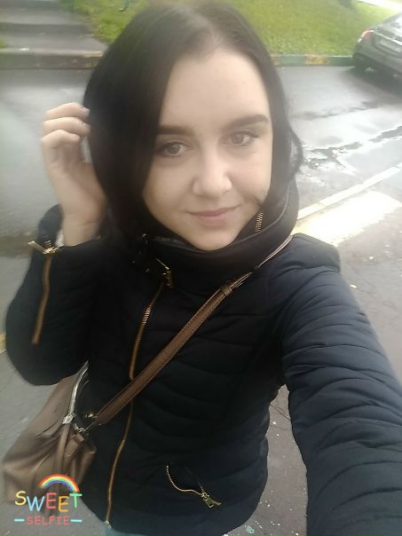 Фото: Сниму комнату в Москве . Можно в Некрасовке или в черте Москвы , но с хорошей транспортной развязкой ! Рассмотрю все хорошие варианты . <br>О себе : девушка 22 года , без вп . адекватно отношусь к чужому личному пространству . Аккуратная и спокойная. Работаю , мужиков домой не вожу . Сниму комнату за разумную цену 10-15 тр . так как планирую жить одна и ценю свой комфорт . звоните , пишите в Ватсапе по этому номеру +79266475642 <br>
