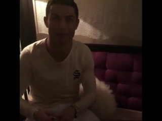 Один из лучших игроков в футбол Криштиано Роналду и один из лучший бойцов UFC Хабиб Нурмагомедов.