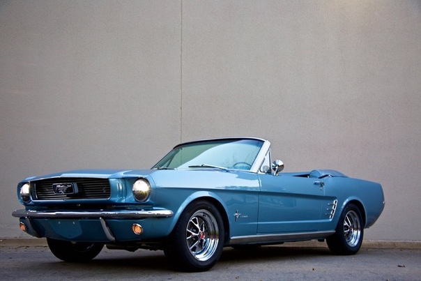 Ford Mustang в исполнении от Revology Cars